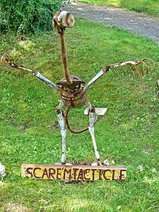 Scaremtacticle